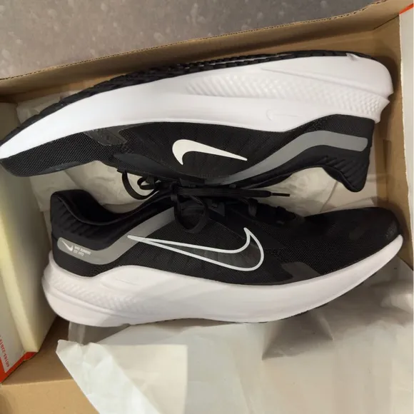 Nike Men's Quest 5 Running Shoes