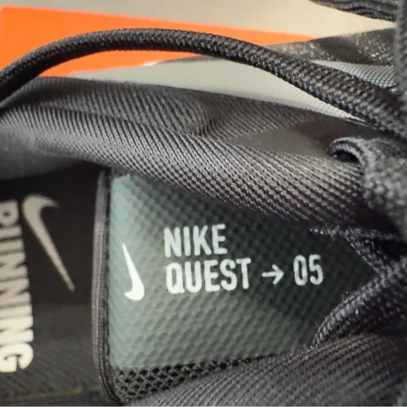 Nike Men's Quest 5 Running Shoes