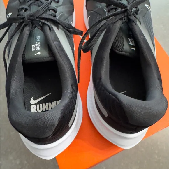 Nike Men's Quest 5 Running Shoes