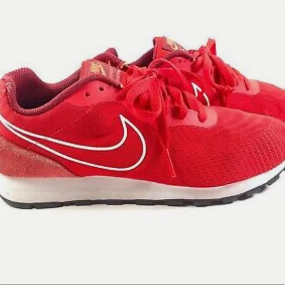 NIKE MENS SHOES MD RUNNING 2 SIZE 12