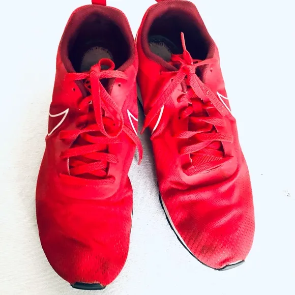 NIKE MENS SHOES MD RUNNING 2 SIZE 12