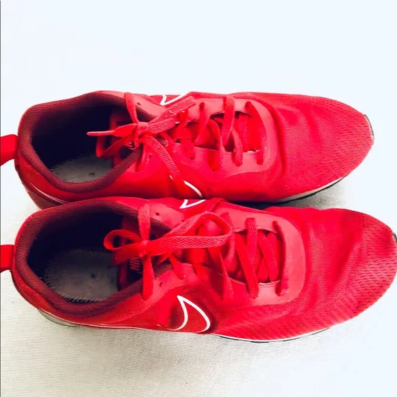 NIKE MENS SHOES MD RUNNING 2 SIZE 12