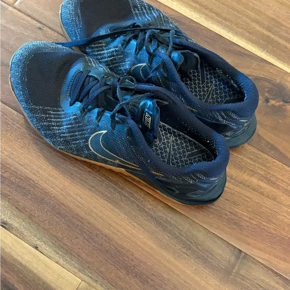Nike Metcon Black and Gold Athletic Shoes size 8.5