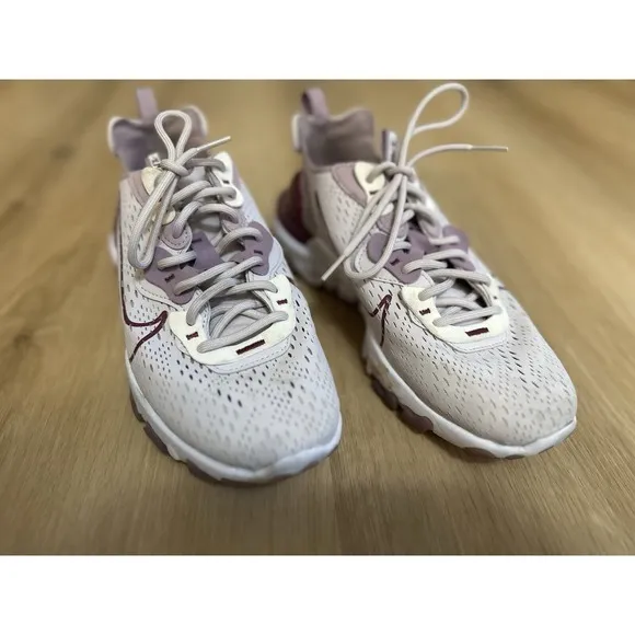 Nike React Vision Women's Shoes Venice Wave CI7523-500 Size 8.5 Excellent Condit
