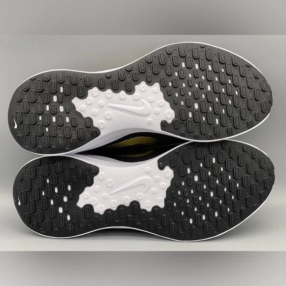Nike Revolution 7 Athletic Running Shoes Black Gold FB2208-006 Women Sz 10.5 NEW