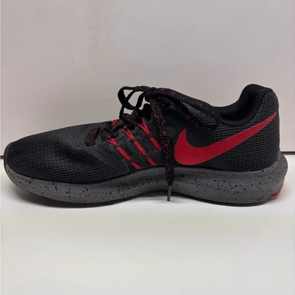 NIKE Run Swift Men's Running Shoes Size 7.5 Black/Red CK6691-001