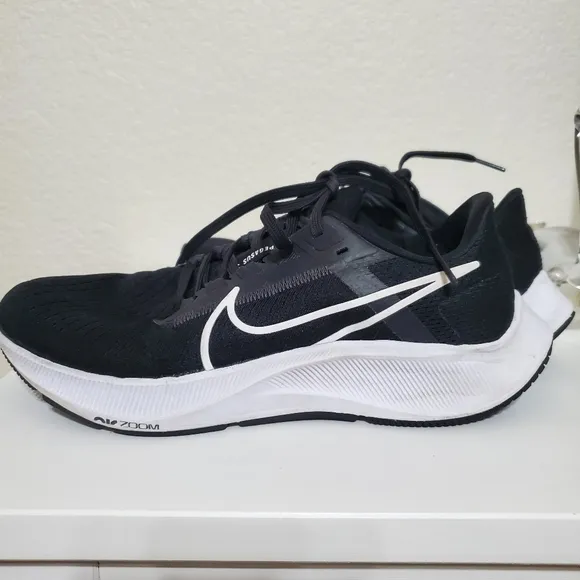 NIKE Running Women's shoes Sz 8.5