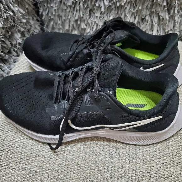 NIKE Running Women's shoes Sz 8.5