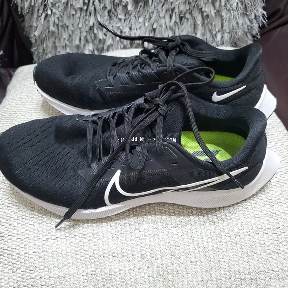 NIKE Running Women's shoes Sz 8.5