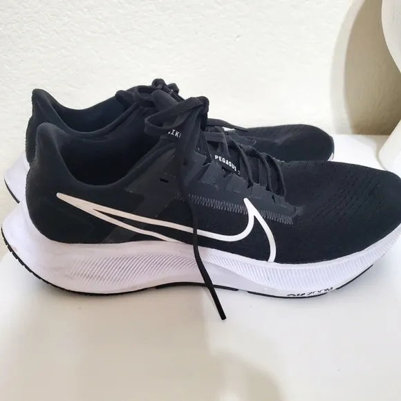 NIKE Running Women's shoes Sz 8.5