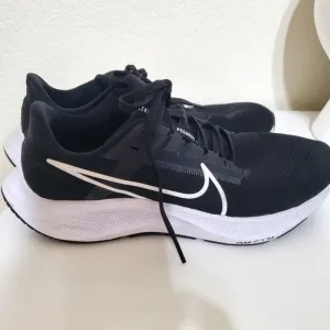 NIKE Running Women's shoes Sz 8.5