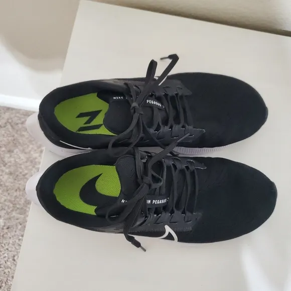 NIKE Running Women's shoes Sz 8.5