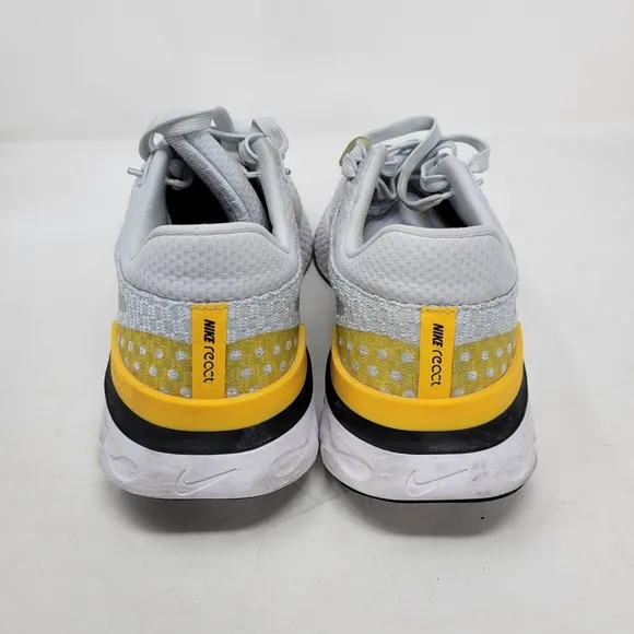 Nike Shoes Mens 9.5 Running Athletic Sneakers React Flyknit DQ7830-016 Adult