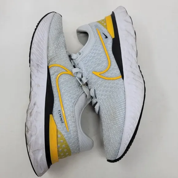 Nike Shoes Mens 9.5 Running Athletic Sneakers React Flyknit DQ7830-016 Adult