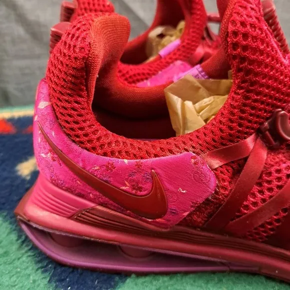 Nike Shox Gravity Red Crush Running Shoes Womens Size 7 AQ8554-606