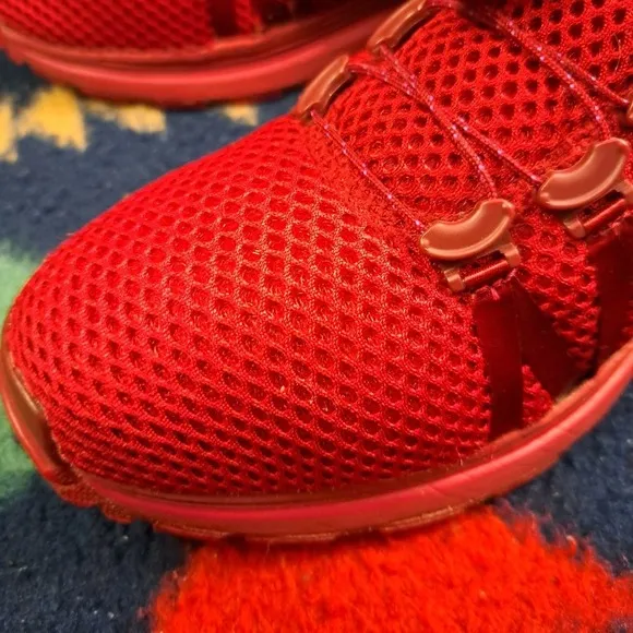 Nike Shox Gravity Red Crush Running Shoes Womens Size 7 AQ8554-606