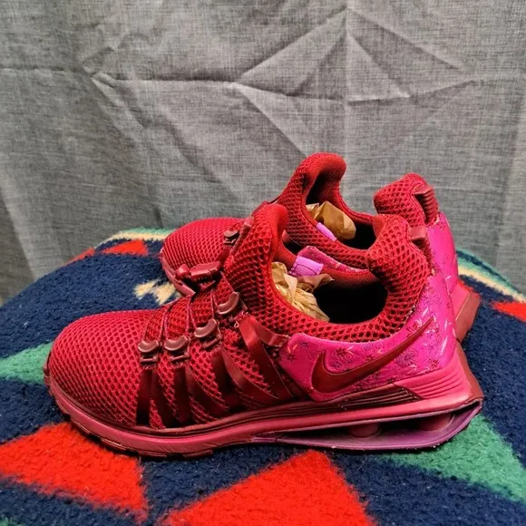 Nike Shox Gravity Red Crush Running Shoes Womens Size 7 AQ8554-606