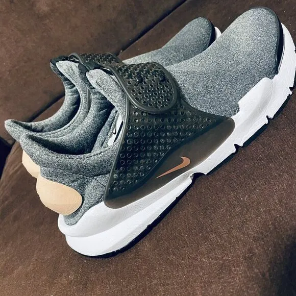 Nike Sock Dart SE Running Shoes Women's sz 11 Vachetta Tan Gray Black 862412-001