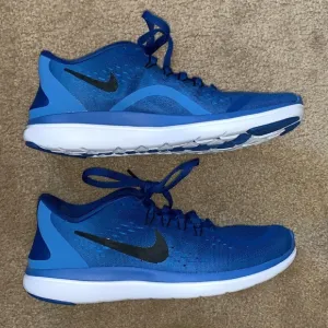 💙Nike tennis shoes