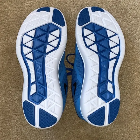 💙Nike tennis shoes