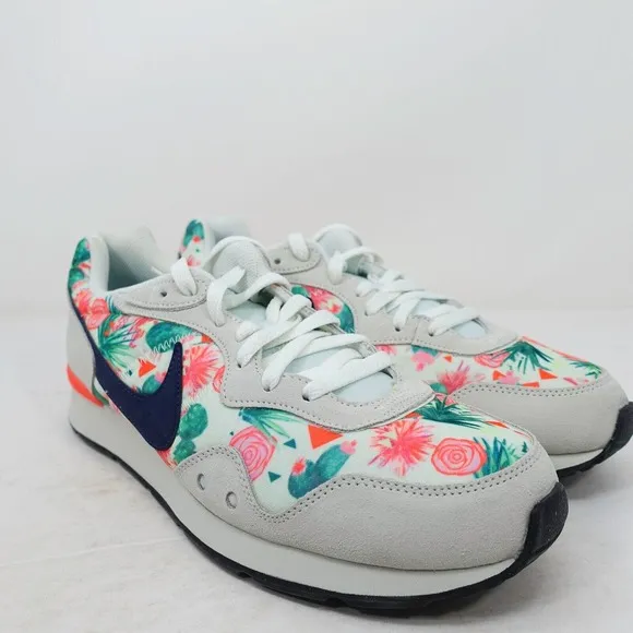 Nike Venture Runner N7 2020 Limited Edition Neon CV8983-001 Mens Size 9.5