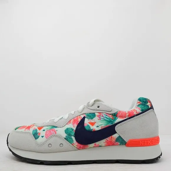 Nike Venture Runner N7 2020 Limited Edition Neon CV8983-001 Mens Size 9.5