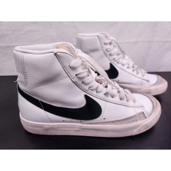 Nike vintage 77 size 7.5‎