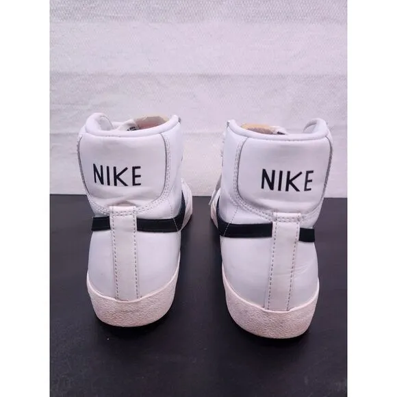 Nike vintage 77 size 7.5‎