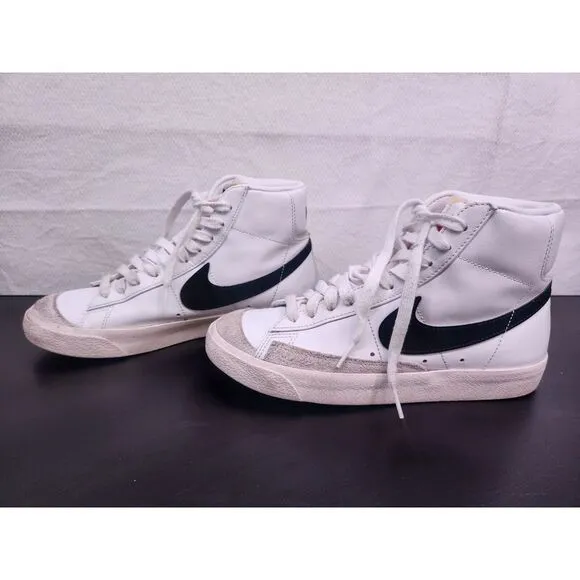 Nike vintage 77 size 7.5‎