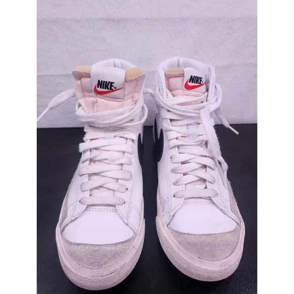 Nike vintage 77 size 7.5‎