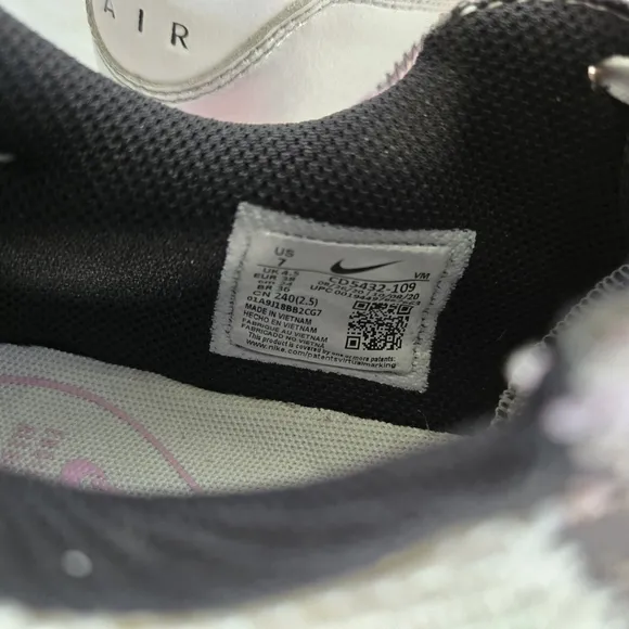 Nike Women's Air Max Sneakers - White and Pink