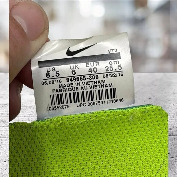 Nike Women’s Lunarepic Flyknit Sheild RunningSneakers Size‎ 8.5 (849665-300)