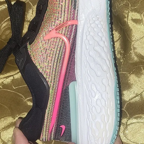 👟Nike Women's Multicolor ZoomX Invincible Running Shoes- Size 8👟