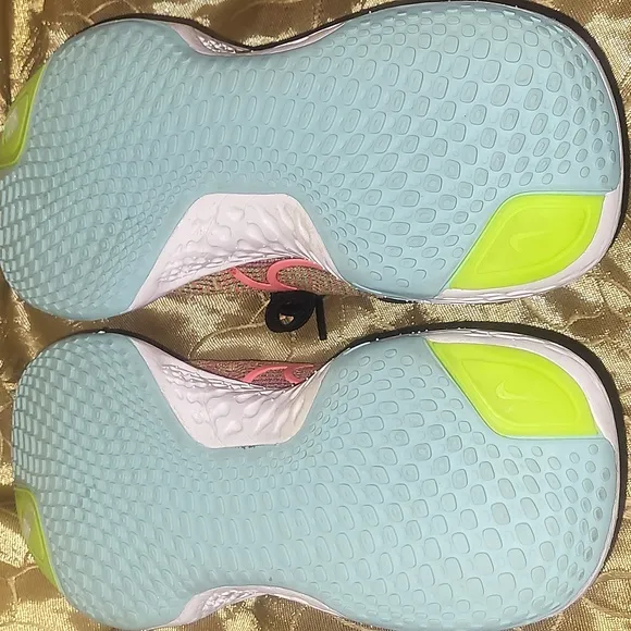 👟Nike Women's Multicolor ZoomX Invincible Running Shoes- Size 8👟