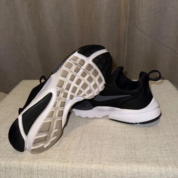 Nike | Youth Presto Fly | Size 7Y