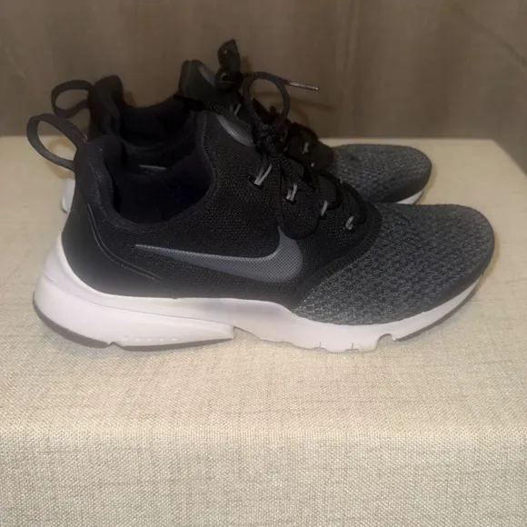 Nike | Youth Presto Fly | Size 7Y
