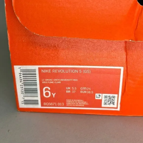 Nike Youth Size 6 Revolution 5 Running Shoes