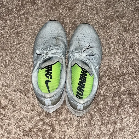 Nike Zoom Pegasus 35 light gray running shoes great condition women’s size 7