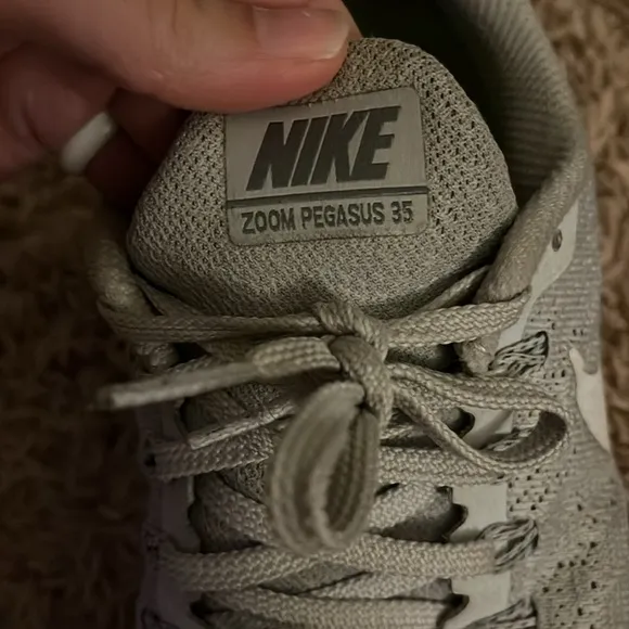 Nike Zoom Pegasus 35 light gray running shoes great condition women’s size 7