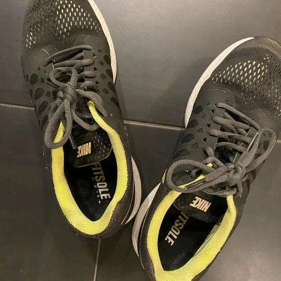Nike Zoom Running Shoes M 7.5