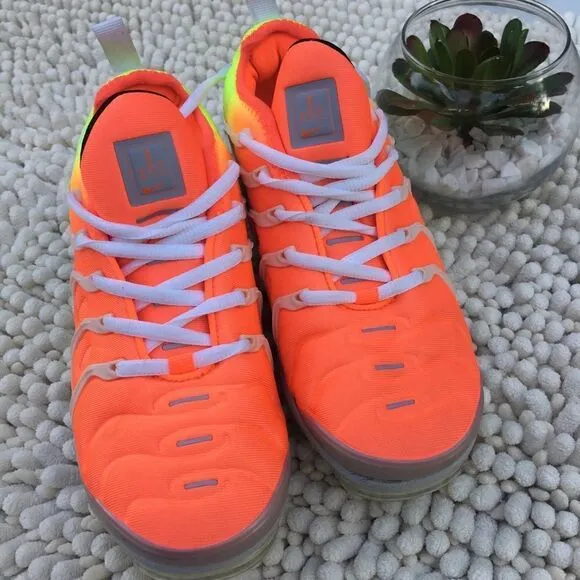 NIKE AIR VAPORMAX RUNNING SHOES 2017