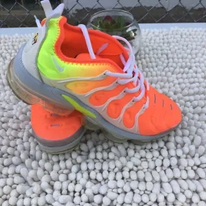 NIKE AIR VAPORMAX RUNNING SHOES 2017