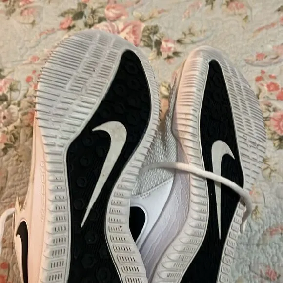 Nike zoom sneakers