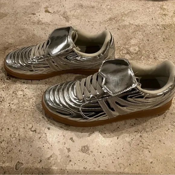 NWOB Steve Madden Silver Madrid Sneakers