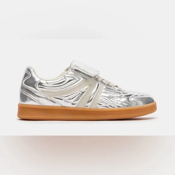 NWOB Steve Madden Silver Madrid Sneakers