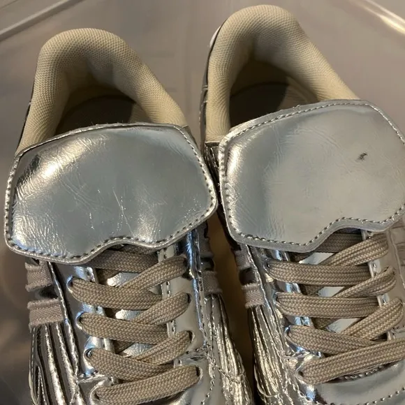 NWOB Steve Madden Silver Madrid Sneakers