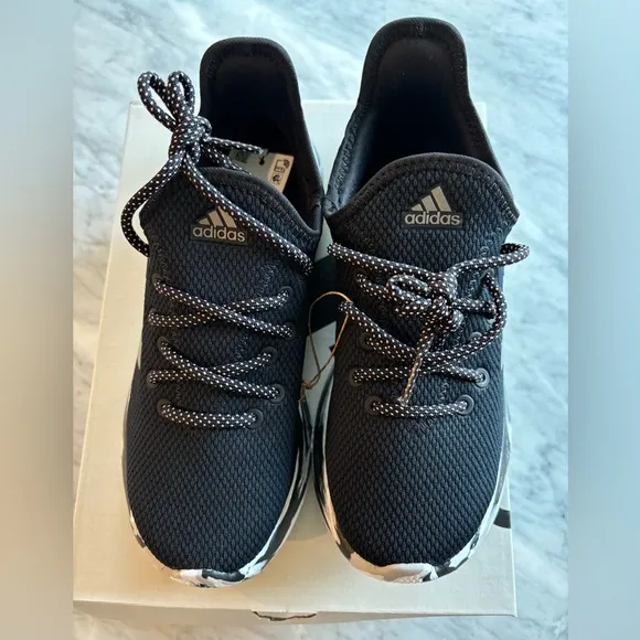 NWT Boy’s Adidas Cloudfoam Pure SPW K Running Shoes. SIZE 3. Black / Gray.