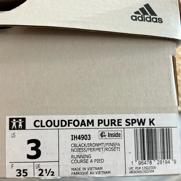 NWT Boy’s Adidas Cloudfoam Pure SPW K Running Shoes. SIZE 3. Black / Gray.