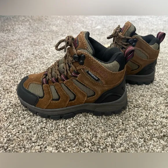 NWT Boy’s Youth Red Head Brand Zipline Waterproof Hiking Boots Size 13