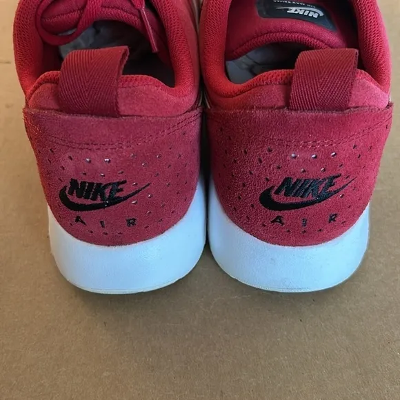 NWT Nike Air Max Tavas red leather with white swoop Size 14 in original box